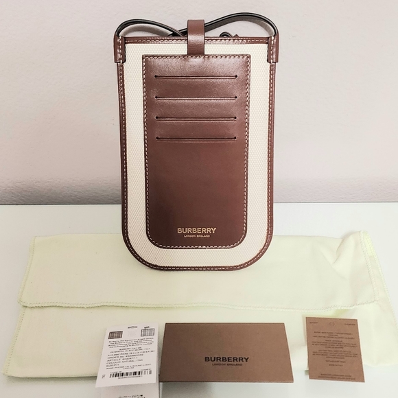 BURBERRYLeather-trimmed printed canvas phone case - Picture 2 of 6